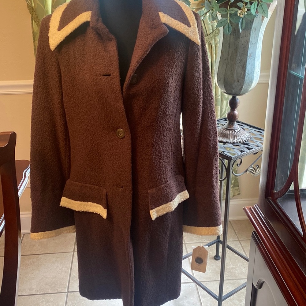 Embrace your style with a Komitor Casual Coat